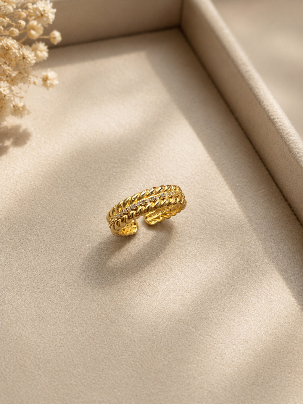 Twisted Pavé Adjustable Ring